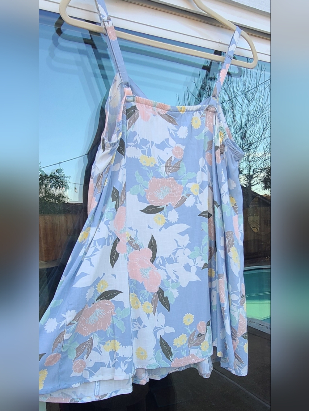 Torrid Blue Fog Floral Button Front Cami Romantic Tank โ Size 00 - M/L - Size 10 - Picture 10 of 17